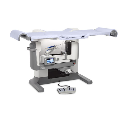 Sistema de biopsia mamária em mesa prona Affirm® em fundo branco