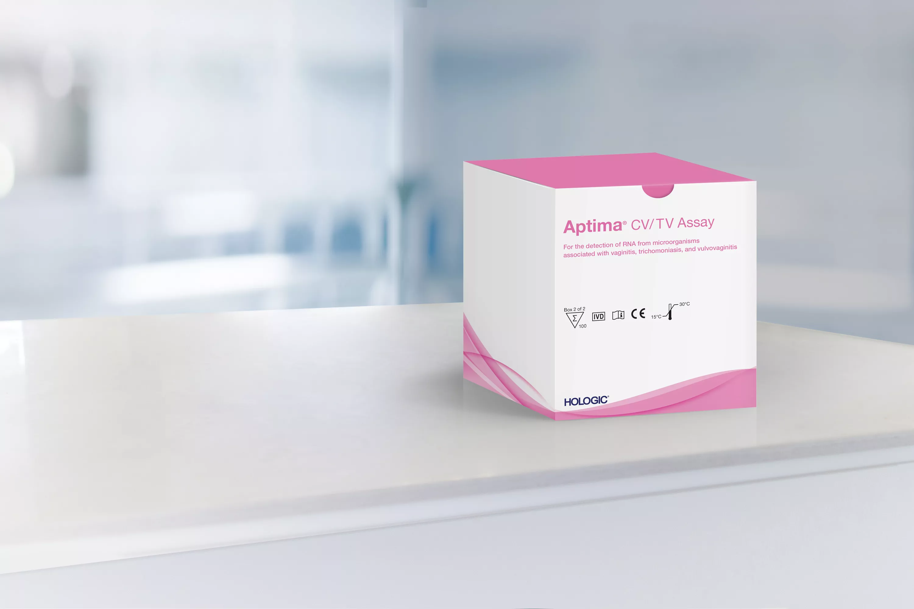 Caixa do ensaio em contexto de laboratório no fundo